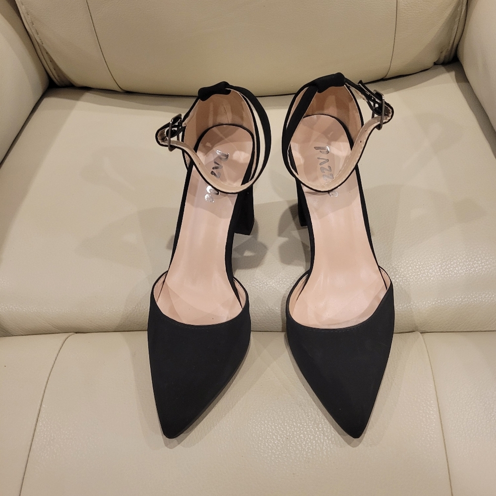 Black Women's Block Heelsp - Picture 2 of 8